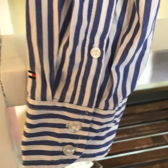 🚫SOLD🚫 Tommy Hilfiger Long Sleeve Women’s Shirt - Picture 4 of 7